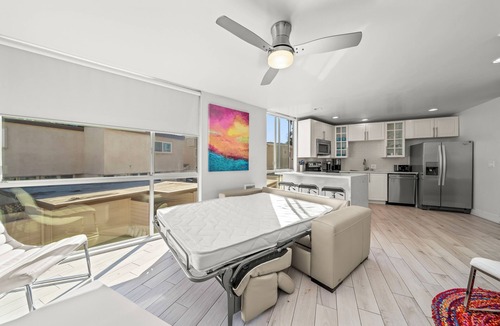 South Mission Beach Apartment | Beautiful Bayfront Condo with Water Views