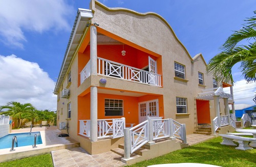 Pilgrim Place Apartment | Beautiful spacious 2 bedroom apartment with pool near beach, shops and Golf Club