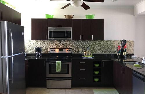 Barrio Los Villalobos Condo | Beautiful Beach Front Condo Sleeps 5, rare opportunity for Christmas
