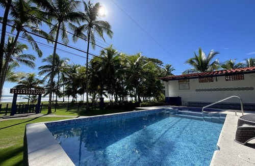 Esterillos Este House | Beautiful Beachfront Casa Jenga