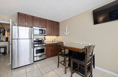 Lenox Park Condo | Beautiful Beachfront Resort Condo