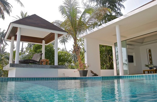 Na Mueang Villa | Beautiful Beachfront 3 BRM, private pool