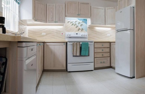 Dover Apartment | Beautiful Beachfront Apartment: Turtles Nest B