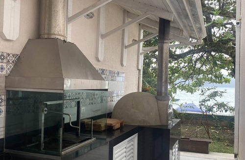 Praia da Fortaleza House | Beautiful beachfront house on the wonderful Fortaleza beach.