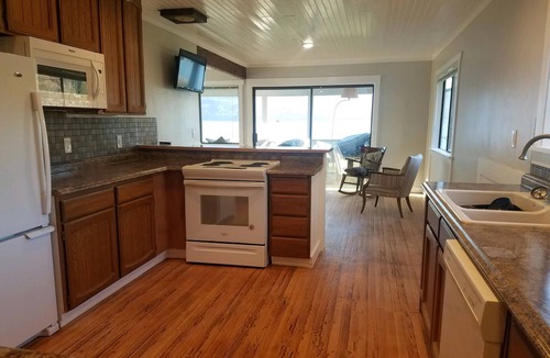 Seabeck House | Beautiful Beachfront House on Hood Canal