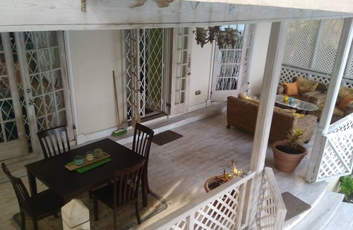 Worthing Villa | BEAUTIFUL BEACHFRONT LOCATION! On The Beach Villa, sleeps 8. Villa Benjamin.