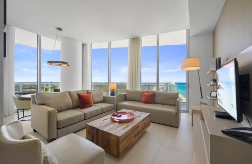 Hollywood South Central Beach Apartment | Beautiful Beachfront Penthouse