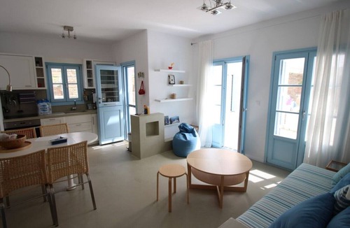 Ios House | Beautiful beachfront property