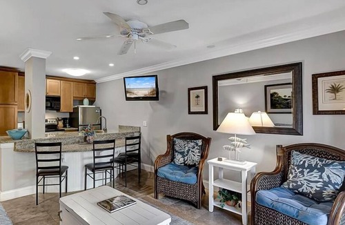 Hilton Head Island Condo | Beautiful Beachside Villa! Oceanfront Pool