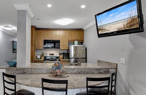 Hilton Head Island Condo | Beautiful Beachside Villa! Oceanfront Pool