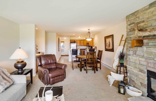 Bigfork Apartment | Beautiful Bigfork Condo w/Hot Tub Access!