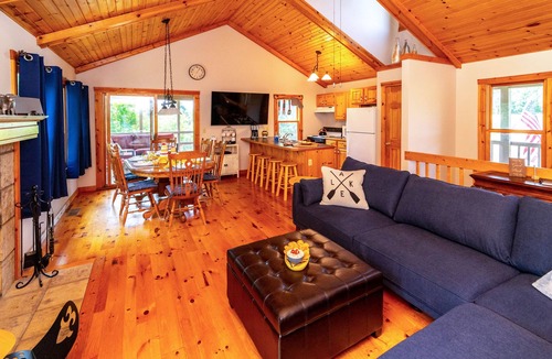 The Galena Territory House | Beautiful Bluebirds and Star Studded Skies Surround! EV Charge/Pet Friendly!