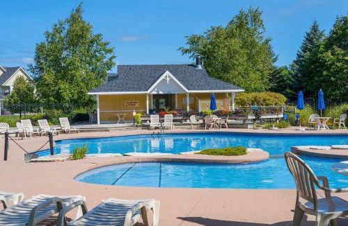 The Blue Mountains House | Beautiful & Bright 3 Bed Townhome Near Village