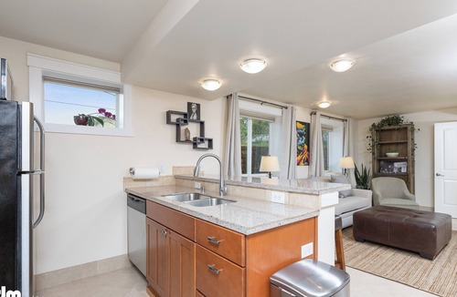 South Addition Apartment | Beautiful Bright Remodel Minutes from Downtown