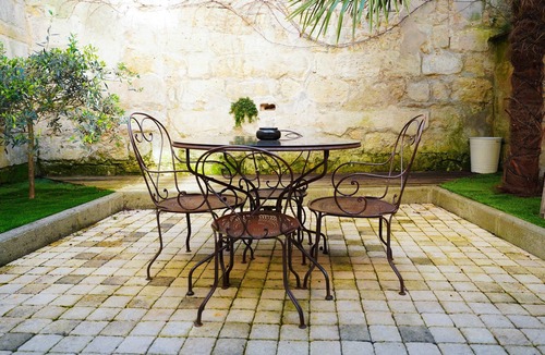Saint Seurin - Fondaudege House | Beautiful building 250m2 + courtyard in the heart of Bordeaux