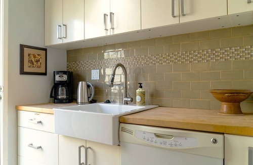 North Central Apartment | Beautiful bungalow, close to Pasadena.