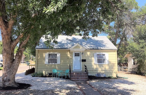 Greeley Apartment | Beautiful Bungalow Next to Unc-free Cruiser Bikes!