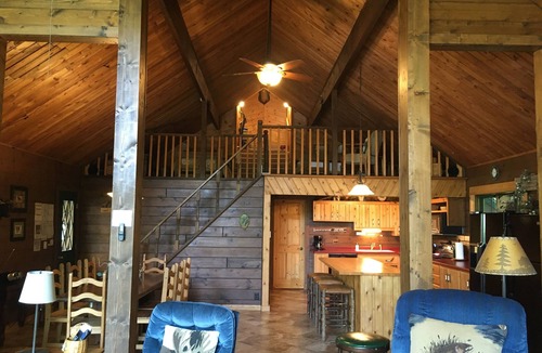 Poynette Cabin | Beautiful Cabin on Scenic WI River/Lake Wisconsin. Close to WI Dells and Madison
