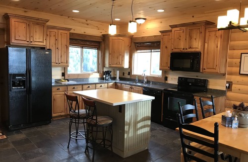 Mount Pleasant Cabin | Beautiful Cabin Tucked away in Utah Mountains located in Pine Creek Resort