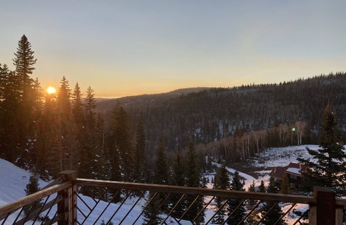 Beaver House | Beautiful cabin with amazing views. By hiking, biking, skiing and trail riding