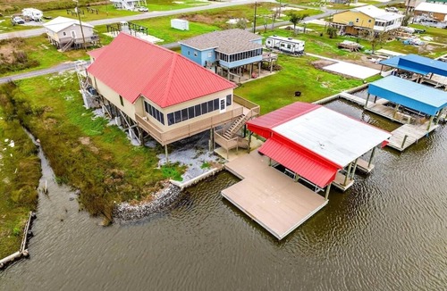 Chauvin Cabin | Beautiful Camp and Dock