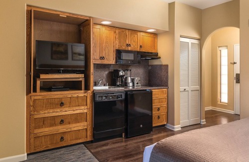 South Mountain Resort | Beautiful Central Phoenix Retreat - near Airport & 3 Spring Training ballparks!