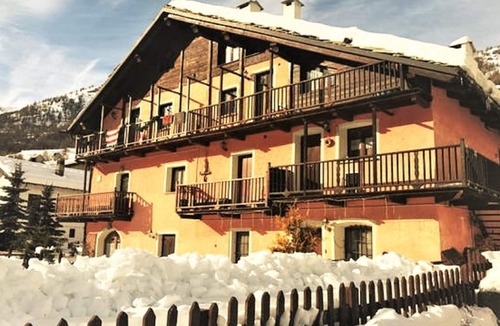 Borgata Sestriere Ski Chalet | Beautiful chalet with garden and fireplace 10px, on the ski slopes