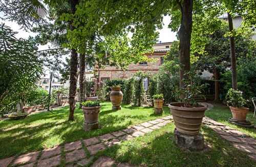Sinalunga Apartment | Beautiful characteristic apartment with private garden, pool and parking