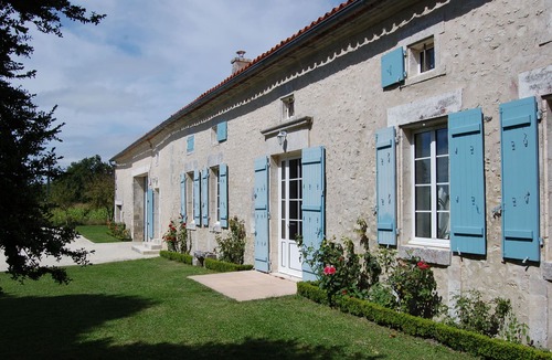 Passirac House | Beautiful Charentaise farmhouse with swimming pool