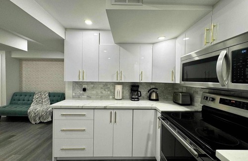 Richmond Hill Apartment | Beautiful & Chic Family Basement