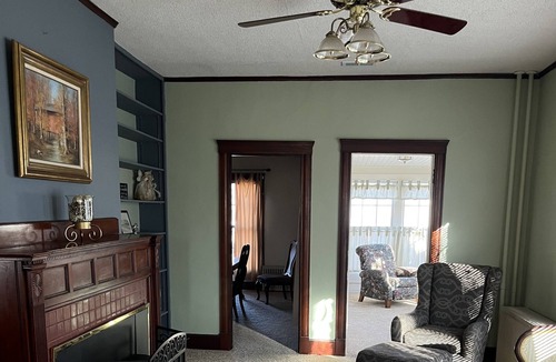 Algona House | Beautiful Chrischilles Cottage across from park & two blocks from downtown.