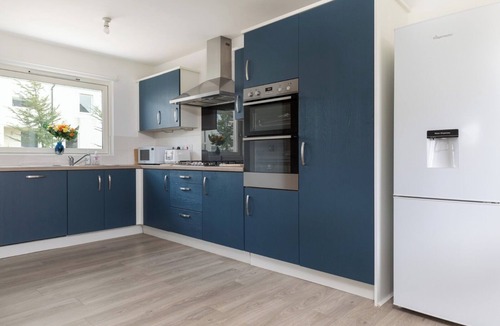 Eaglesham House | Beautiful clean spacious home Eaglesham Close to Beach, thé town and amenities.