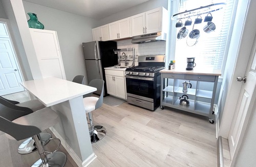 Montclair Apartment | Beautiful combined 5-bedrooms in Montclair with a 4 min walk to NYC train