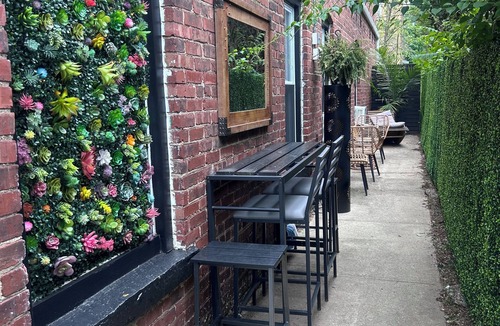 Montclair Apartment | Beautiful combined 5-bedrooms in Montclair with a 4 min walk to NYC train