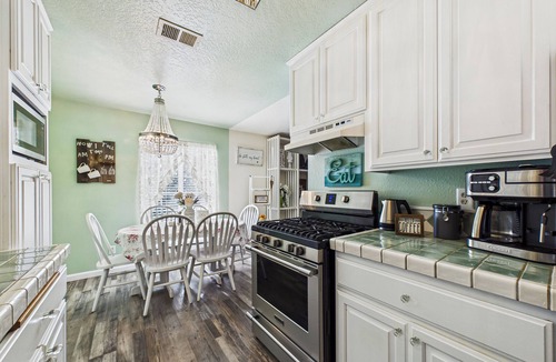 Humboldt Hill House | Beautiful Comfy Cozy Retreat