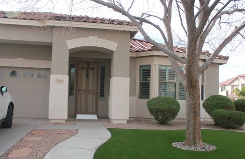 Mesa House | Beautiful/Comfy/Love Pets/Pool/Patio/WC Access/Near 202S /N & Gateway Airport