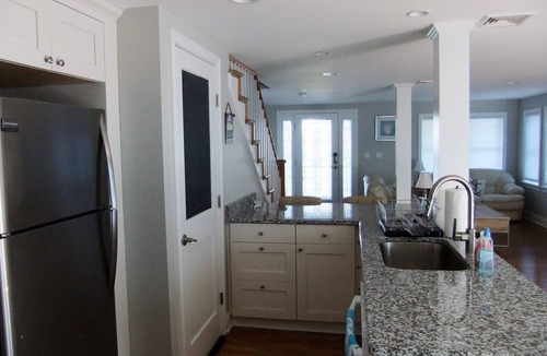 Milford House | Beautiful Completely Renovated 3 Bed 2 Bath Non-Smoking Home with Water Views