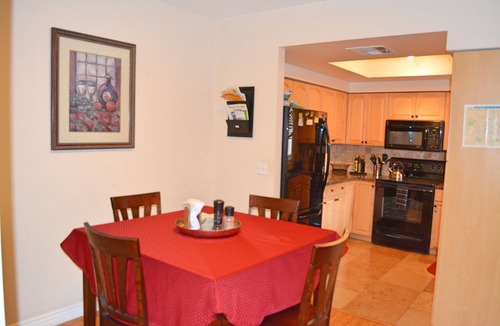 Central Scottsdale Condo | Beautiful complex with 3 pools, gym, gathering space - close to everything