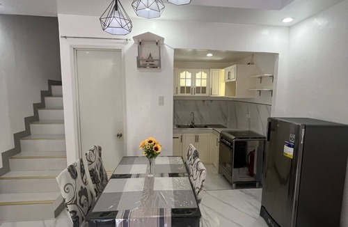 Compostela House | Beautiful Compostela 2 Story Townhouse with Patio