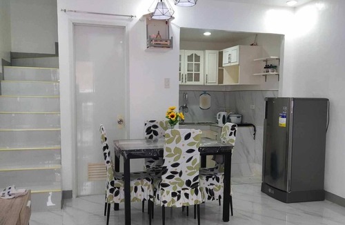 Compostela House | Beautiful Compostela 2 Story Townhouse with Patio