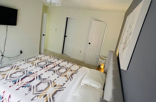 Leisure World Condo | Beautiful condo - Entire place (1bed/1bath)
