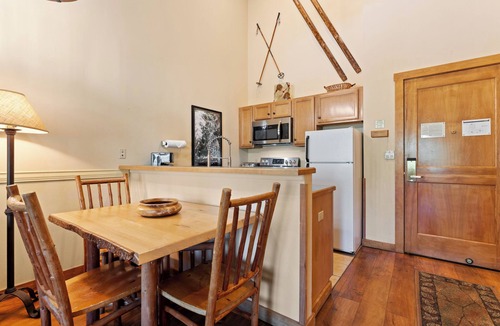 River Run Condo | Beautiful Condo In Great Location With Hot Tub & Pool Openl!