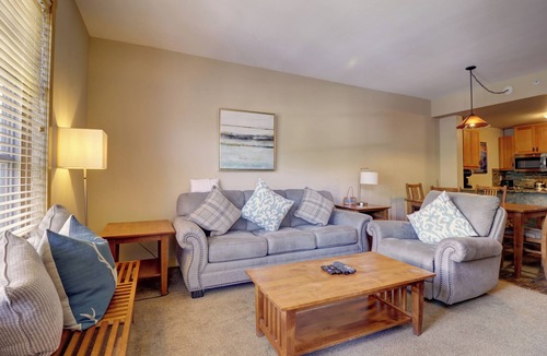 Copper Mountain Village Condo | Beautiful Condo in Passage Point! PP606