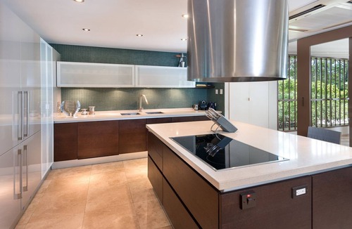 Gibbs Bay Villa | Beautiful Contemporary Beachfront House On Gibbs Beach