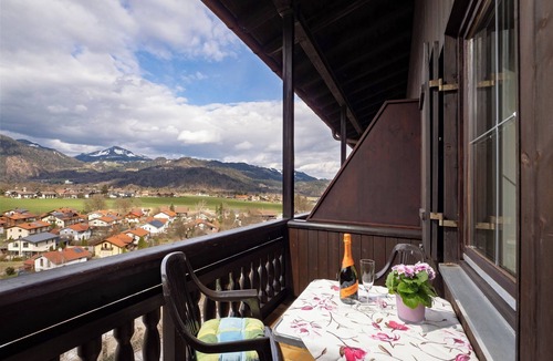 Oberaudorf Apartment | Beautiful corner apartment with large balcony,box spring beds,new bathroom,sauna