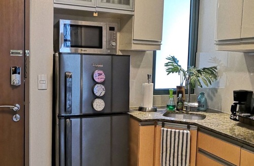 Pasay Apartment | Beautiful Corner Studio Near Resorts World Manila Across NAIA Terminal 3