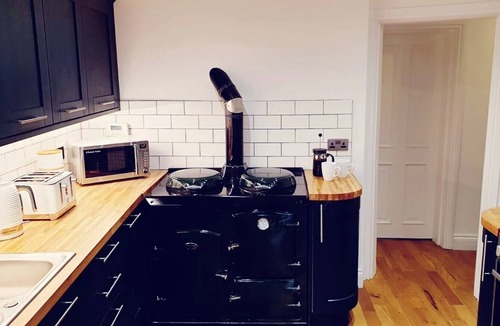 Chipping Campden Cottage | Beautiful Cotswold House with Huge Garden in the centre of the village