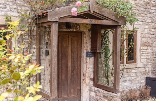 Chilcompton House | Beautiful Cottage nr Mendip Hills, Private Parking