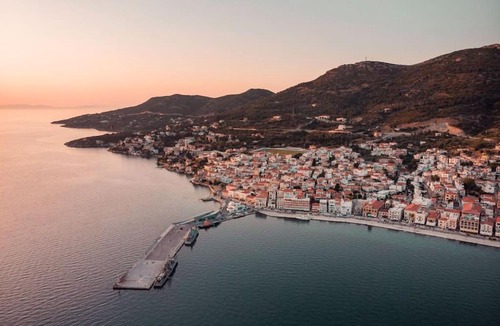 Samos Town House | Beautiful Cottage over-viewing Samos bay.
