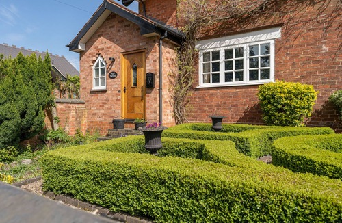 Pattingham Cottage | Beautiful Country Cottage